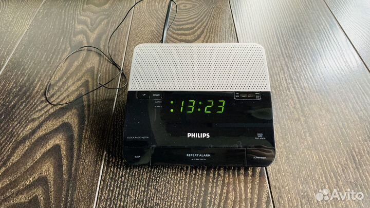 Радиочасы Philips AJ3226