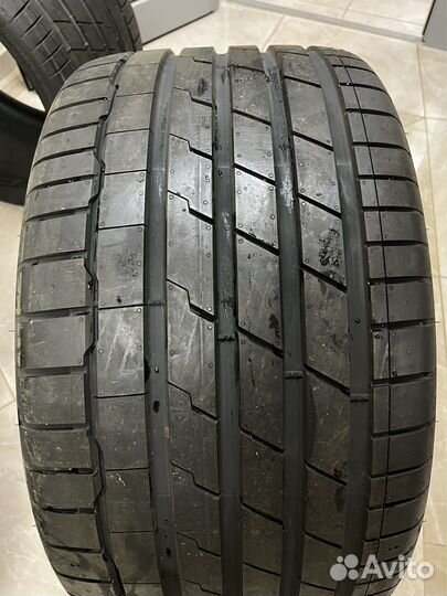 Hankook Ventus S1 Evo 3 K127 275/35 R21 и 315/30 R21 105Y