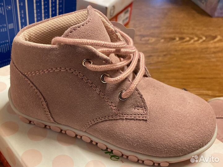 Ботинки на девочку 24