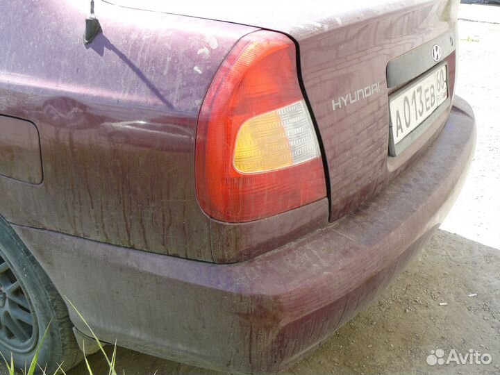 Фонарь задний левый для Hyundai Accent II