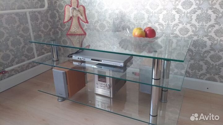 Тумба под телевизор стеклянная