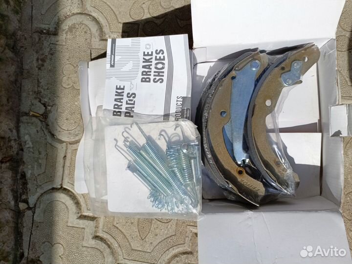 Задние тормозные колодки VW Polo sedan
