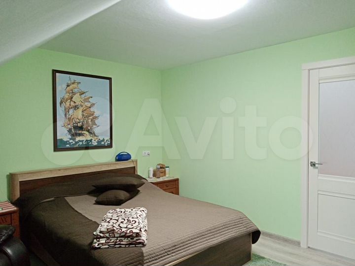 Коттедж 280 м² на участке 7 сот.