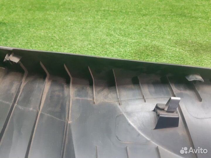 Обшивка стойки левая Audi Q3 8UB cczc 2013