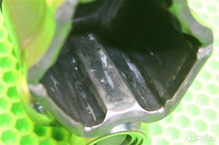 Шрус внутренний передний левый Toyota Camry MCV30