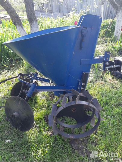 Картофелесажалка для мотоблока