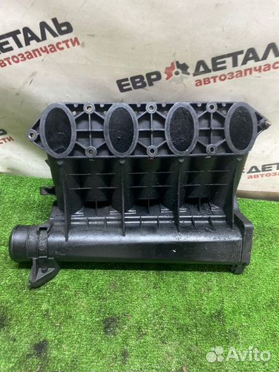 Коллектор впускной Mercedes Benz Vito фургон 2.2