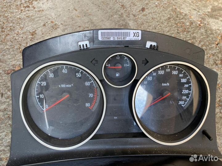 Щиток приборов Opel Astra H