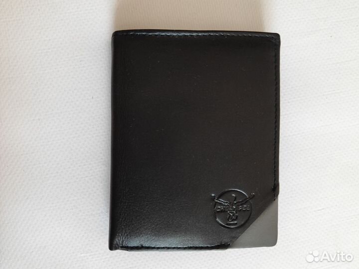 Мужское кожаное портмоне