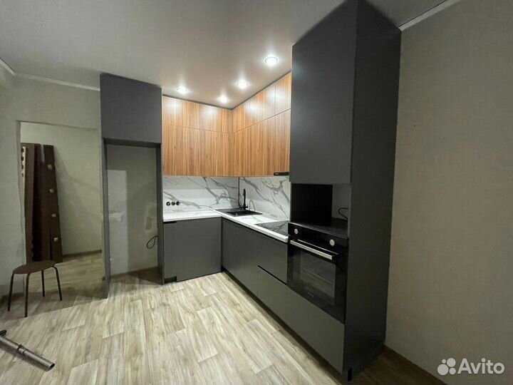 Кухня в потолок