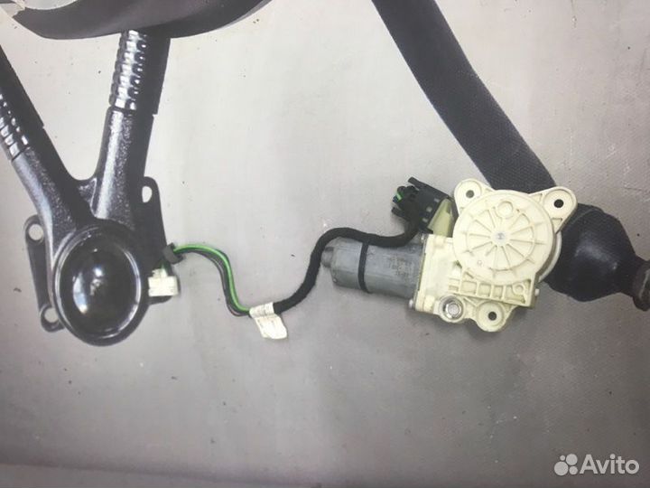 Мотор стеклоподъемника передний Mercedes E-Класс