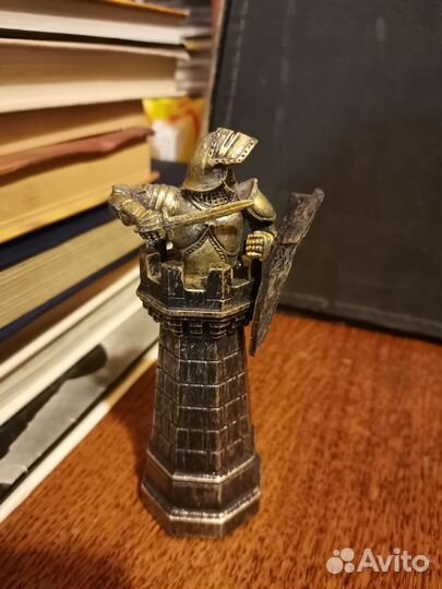 Ладья из шахмат Гарри Поттер черная