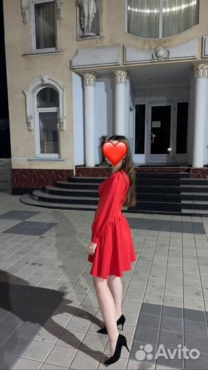 Платье красное