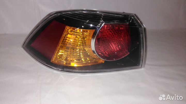 Стоп левый mitsubishi lancer X 2011