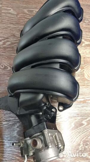 Впускной коллектор Тойота Авенсис т250