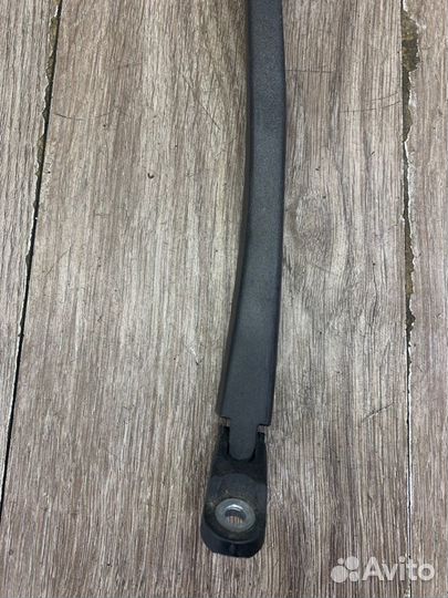 Поводок дворника задний Opel Astra G хетчбэк 5-ти