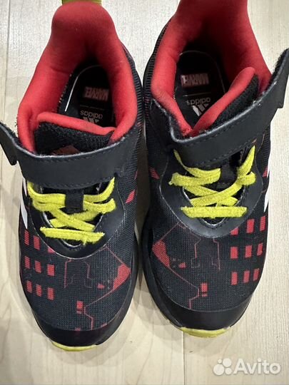 Кроссовки Adidas Marvel, размер 30