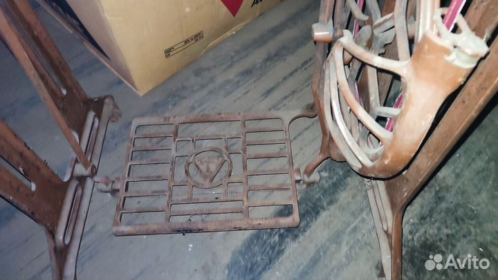 Швейная машинка ножная tikka