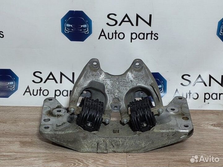 Подушка АКПП Bmw 5 F10 N52B25 2011