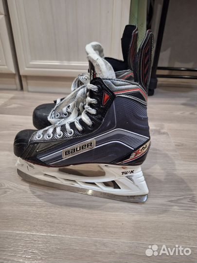 Коньки Bauer Varor x700
