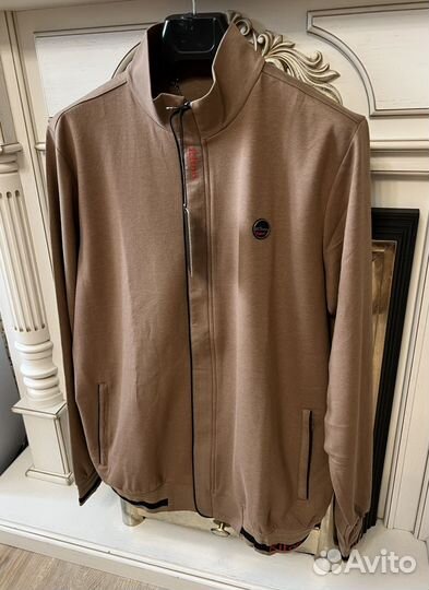 Италия.Фирменный,спортивный костюм Kiton