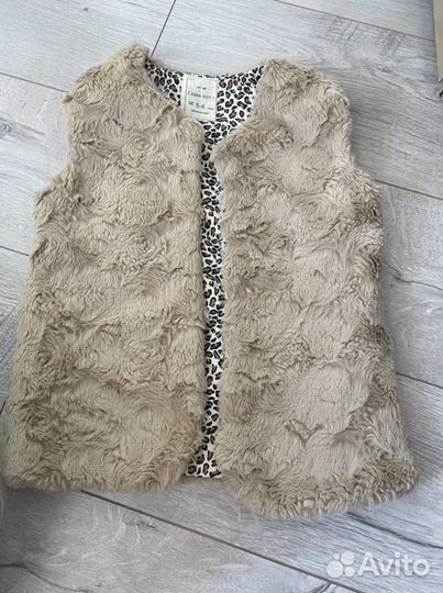 Жилетка (меховая )для девочки Zara + кофточка