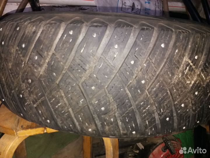 Goodyear UltraGrip 235/65 R17