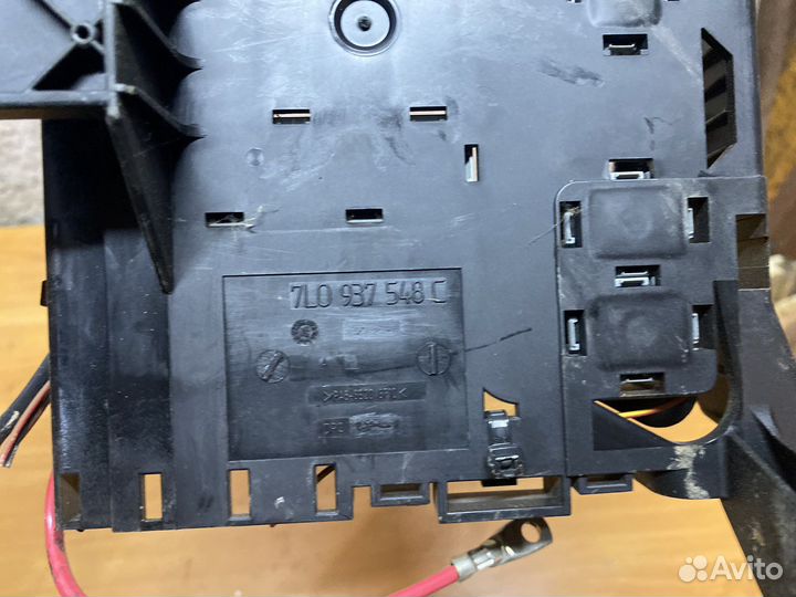 Блок предохранителей салона Volkswagen Touareg