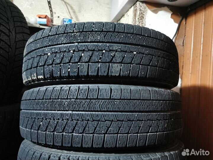 Bridgestone Blizzak VRX 165/70 R14