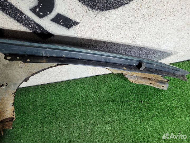 Переднее левое крыло Toyota Avensis 1