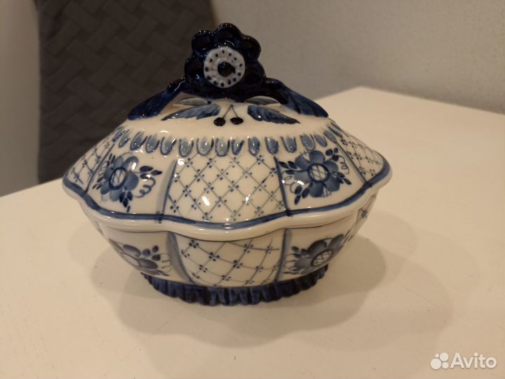 Гжель шкатулки большие, средние, маленькие