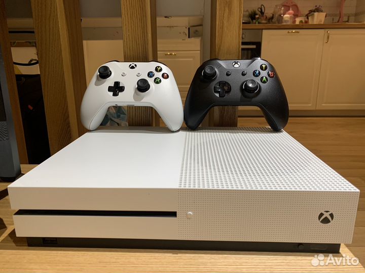 Xbox One S 1tb забронирована