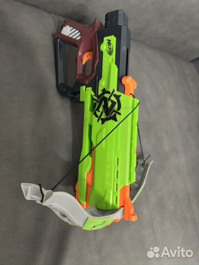 Nerf zombi strike арбалет