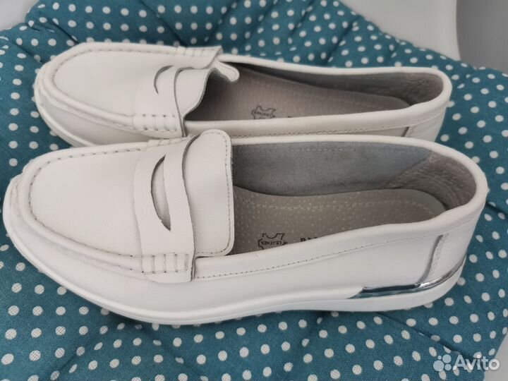 Женская обувь разная