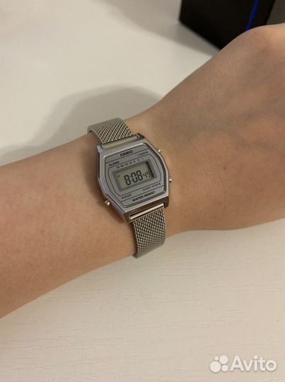 Часы Casio Vintage LA-690WEM-7E