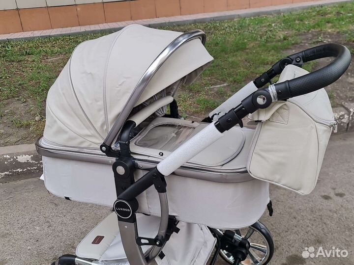 Коляска с рождения новая