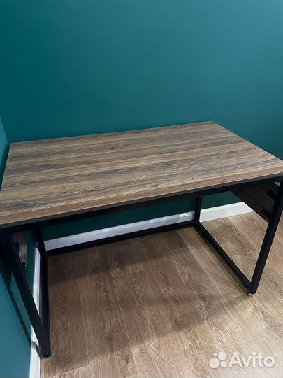 Компьютерный стол в стиле лофт