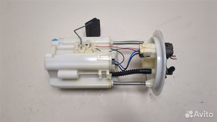 Насос топливный электрический Toyota Prius, 2005