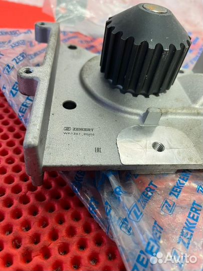 Помпа водяная Ford Focus 1 2.0L split port