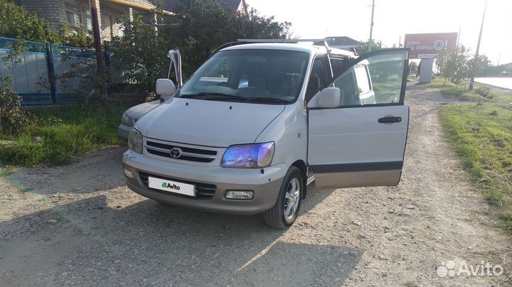 Toyota Town Ace Noah 2.0 AT, 2000, 276 000 км