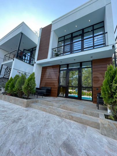 Комната 60 м², 1/2 эт.