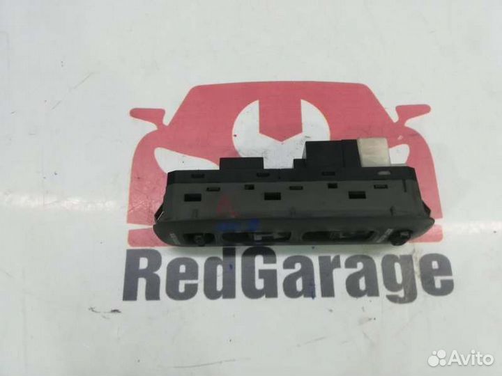 Блок управления стеклоподъемниками передний левый