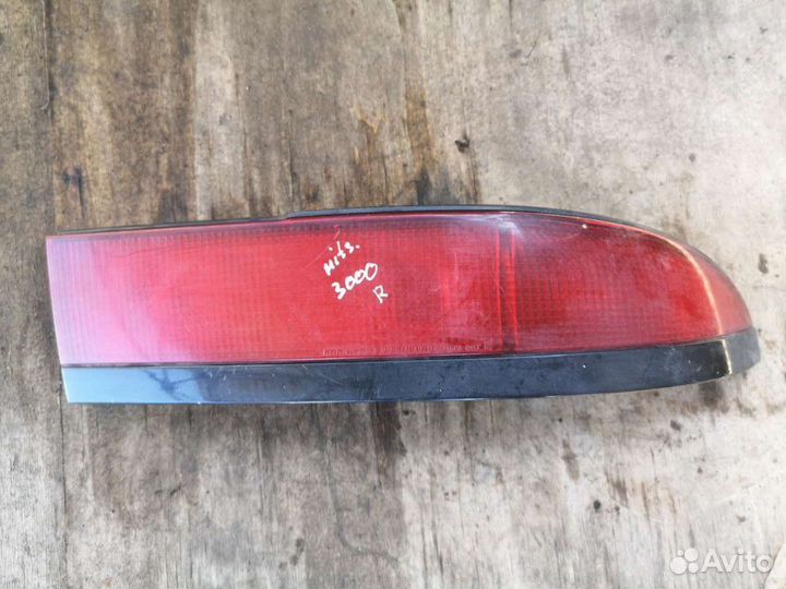 Фонарь задний правый додж стелс