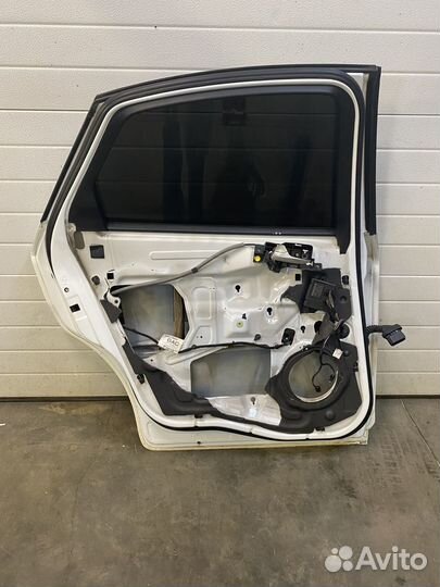 Задняя левая дверь Ford Mondeo 4