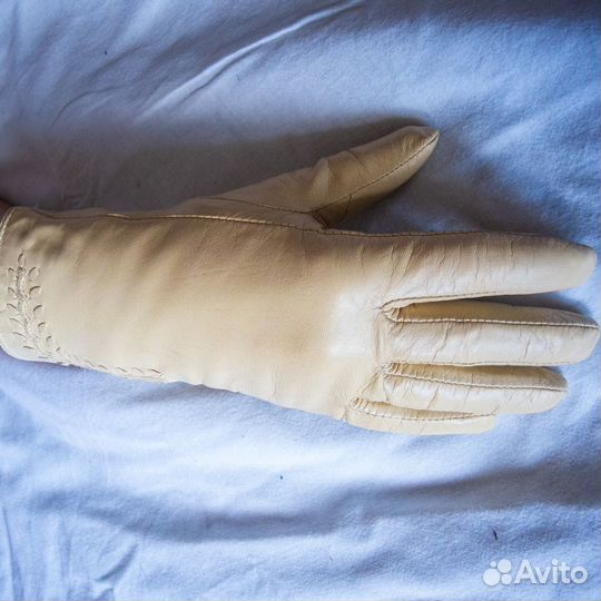 Перчатки женские кремовые (кожа, мех) hynb р.7