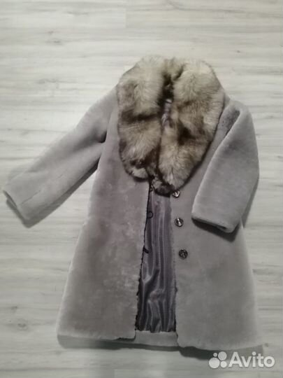 Шуба мутоновая с песцом размер 40-42