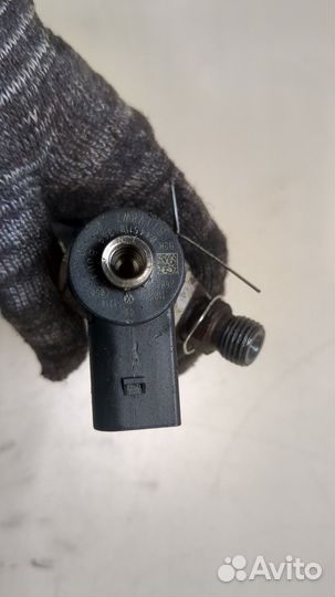 Форсунка топливная Volkswagen Passat CC