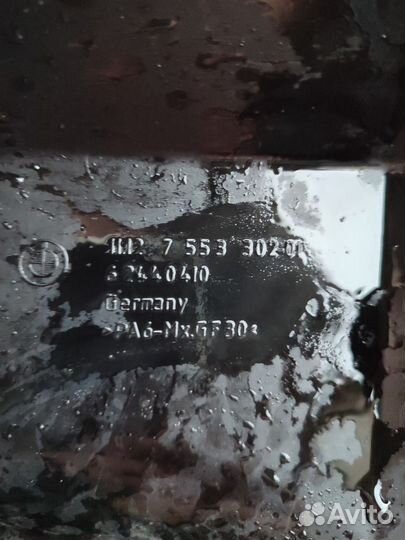 Декоративная накладка двигателя BMW 3