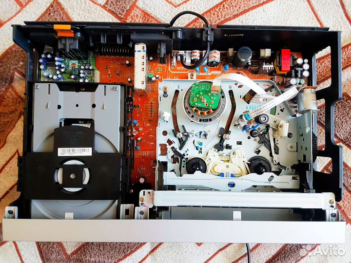 DVD-VHS видеомагнитофон