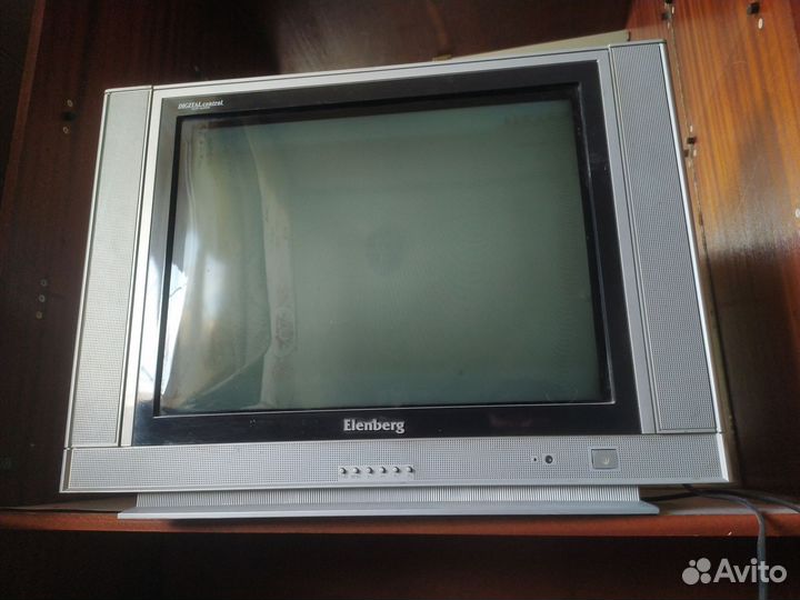 Телевизор бу Elenberg